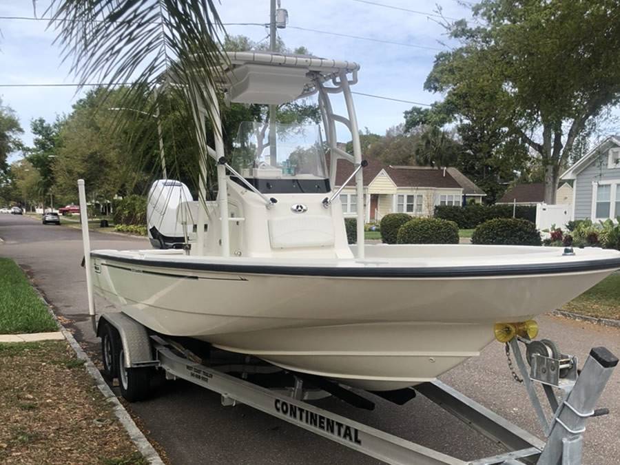 2007 Boston Whaler Dauntless 220 with a SG900 boat t-top, photo 3 of 8