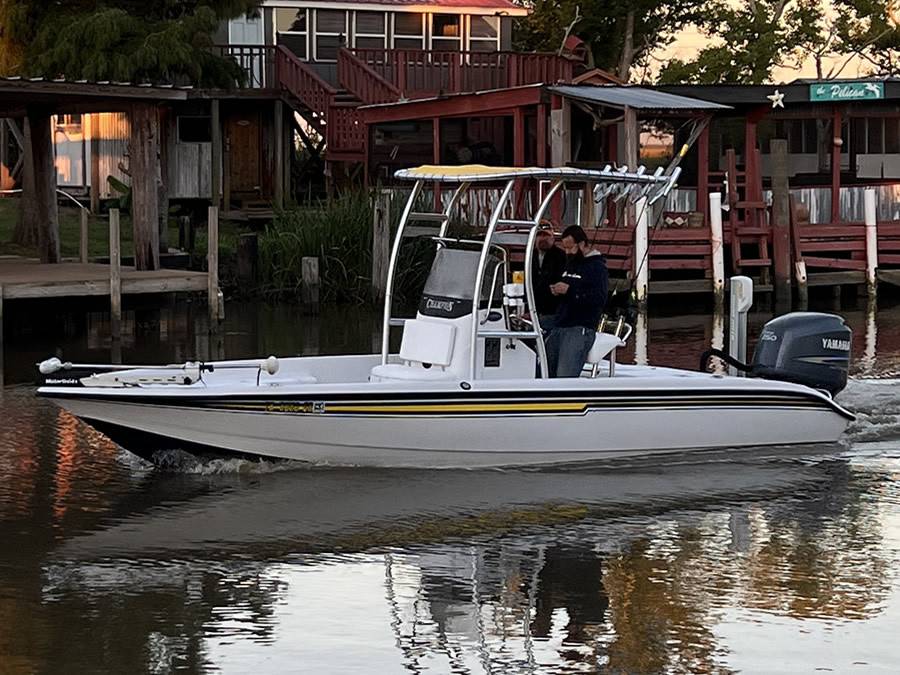 2007 Champion 22 Bay with a SG300 boat t-top, photo 1 of 6