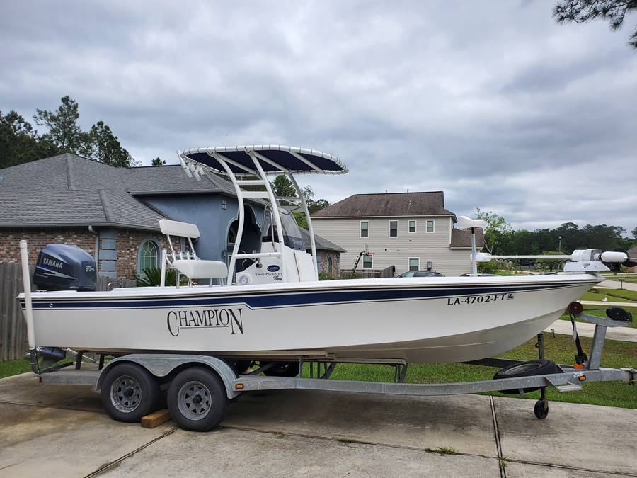 2008 Champion 220 Bay with a SG300 boat t-top, photo 3 of 3