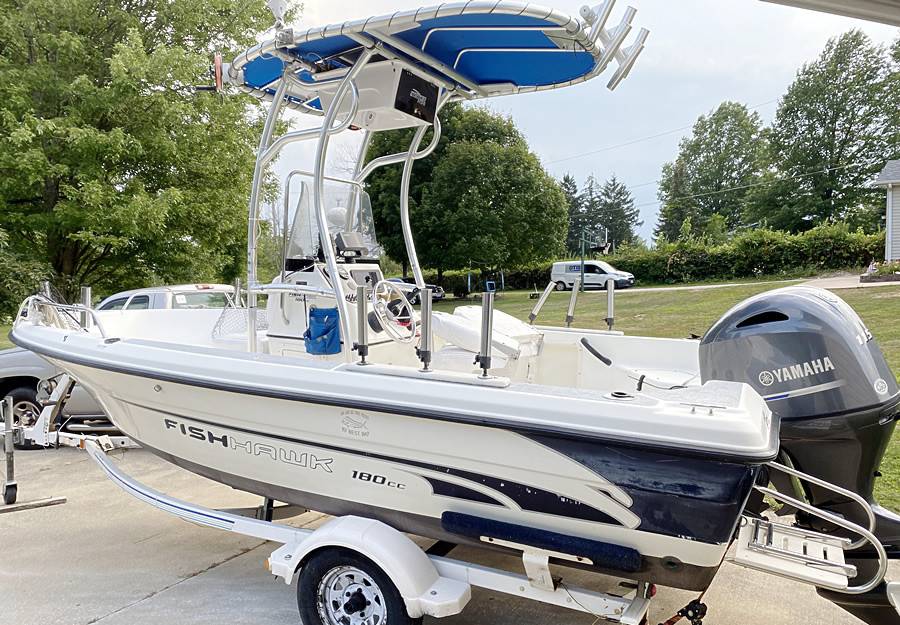 2008 Crestliner Fish Hawk with a SG600 boat t-top, photo 1 of 9