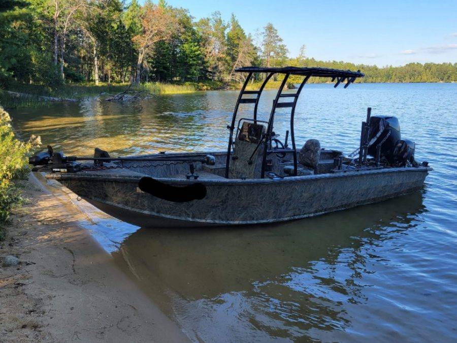 2010 Polar Kraft outlander 2022 with a SG300 boat t-top