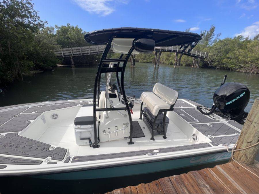 2014 Mako 21lts with a boat t-top, photo 3 of 6