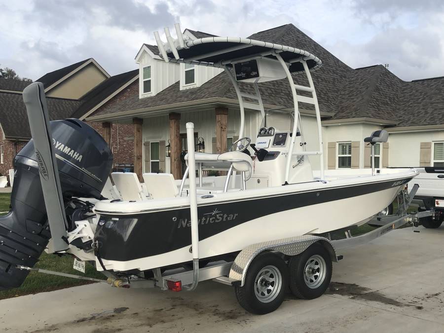 2014 NauticStar 214 xts with a SG300 boat t-top, photo 3 of 7
