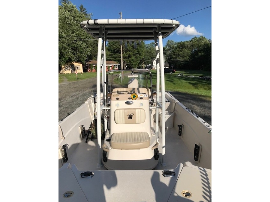2016 Carolina Skiff 178 DLV with a SG300 boat t-top, photo 2 of 3