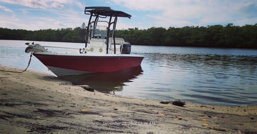 2017 Mako 19 CPX with a SG900 boat t-top, photo 2 of 4