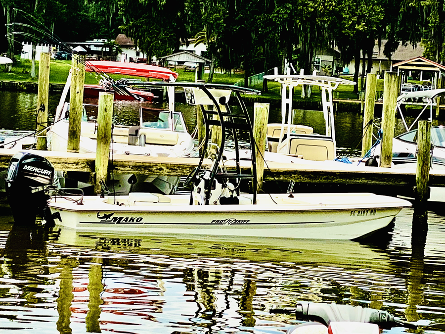 2017 Mako Pro Skiff 17 with a SG300 boat t-top, photo 1 of 5