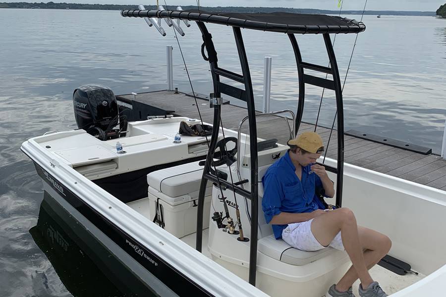 2017 Mako Pro Skiff with a SG300 boat t-top, photo 2 of 3