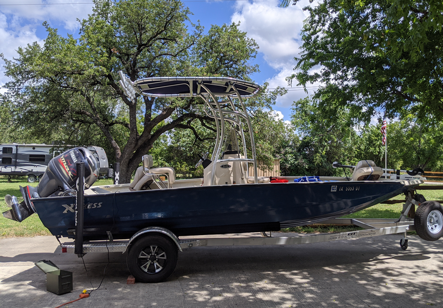 2017 Xpress H2O Bay 20' with a SG600 boat t-top, photo 1 of 6