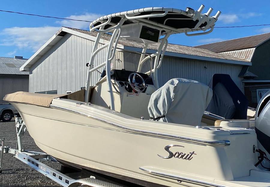 2018 Scout 215 XSF with a SG900 boat t-top, photo 2 of 5