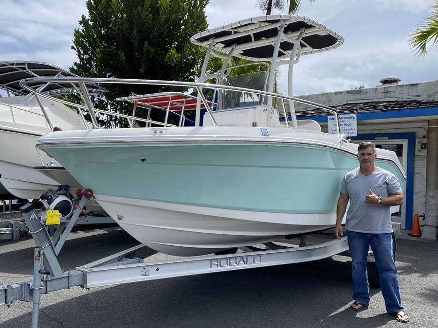 2019 Robalo R180 CC with a SG600 boat t-top, photo 1 of 5