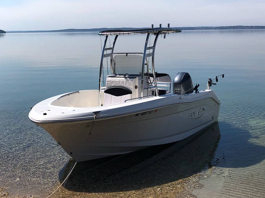 2019 Robalo R180 with a SG300 boat t-top, photo 2 of 6