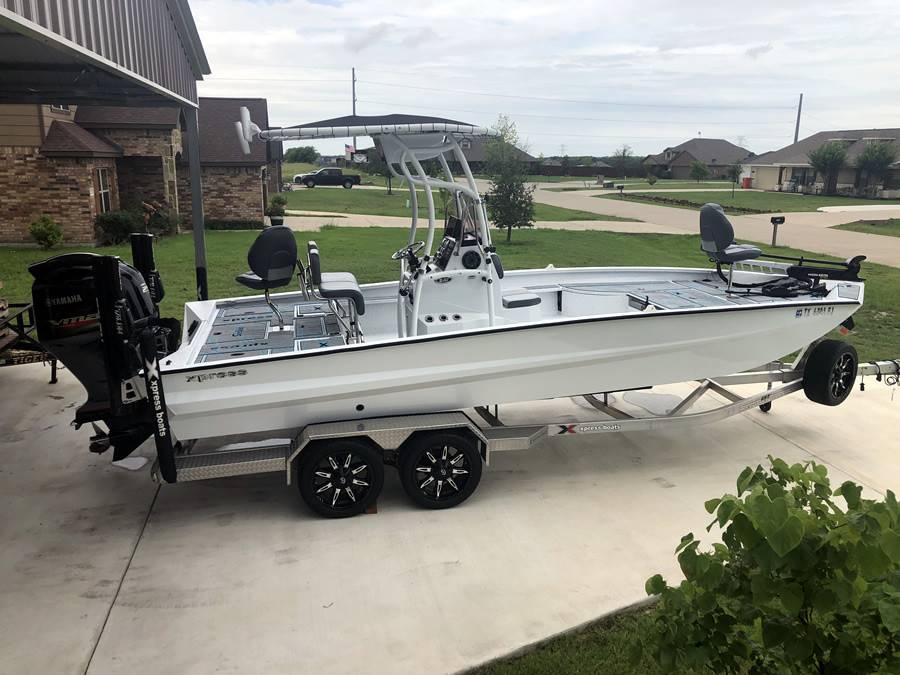 2019 Xpress X23B with a SG600 boat t-top, photo 1 of 7