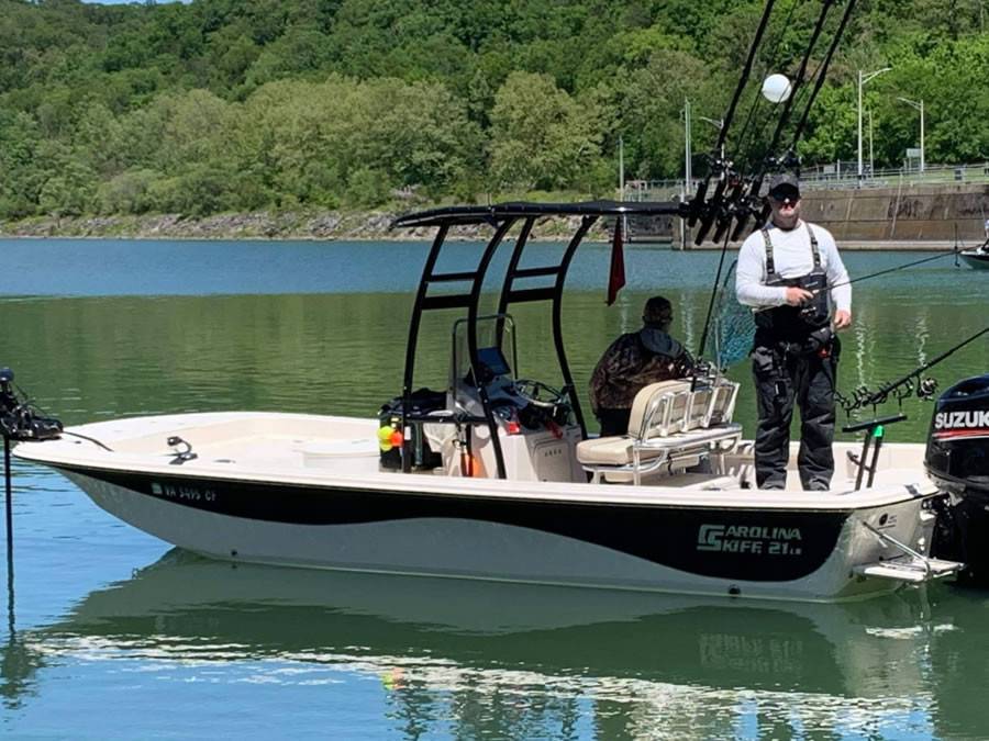 2020 Carolina Skiff 21 LS with a boat t-top, photo 1 of 2