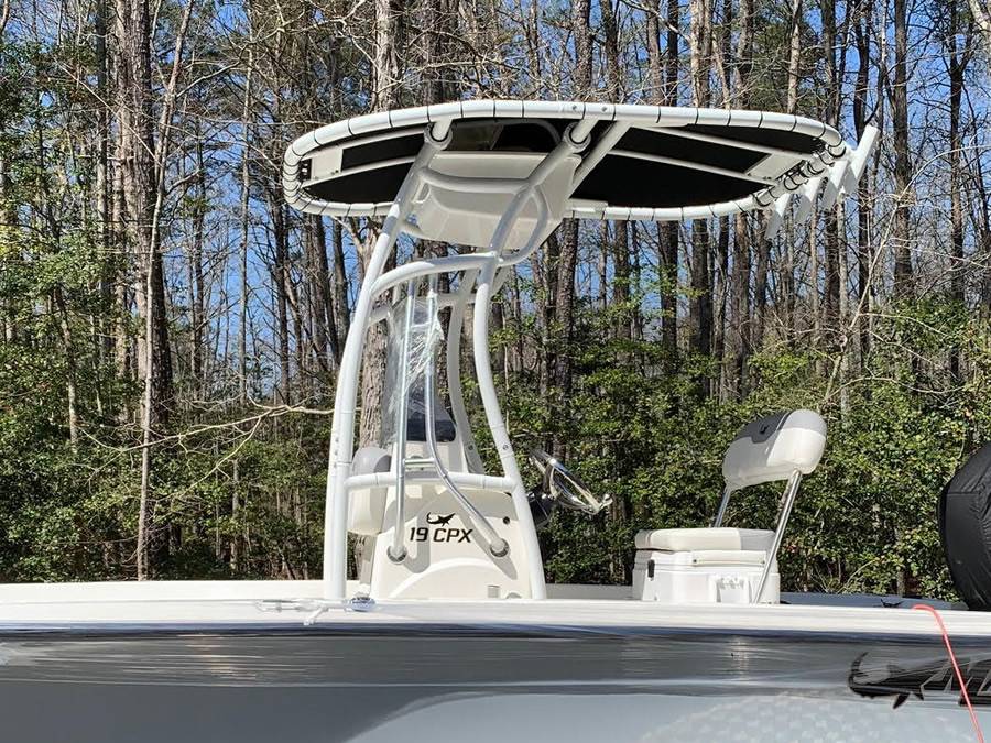 2020 Mako 19 CPX with a SG600 boat t-top, photo 2 of 7