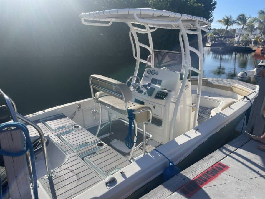 2020 Nautic Star 211 hybrid with a SG900 boat t-top, photo 2 of 3