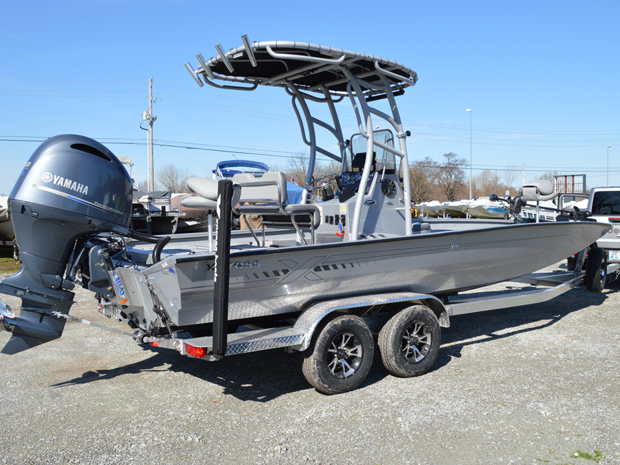 2020 Xpress H24 Bay with a SG900 boat t-top, photo 1 of 4