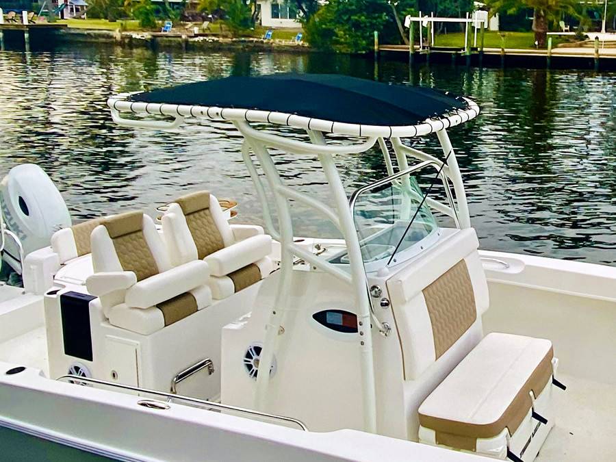 2021 Twin Vee 260SE with a SG900 boat t-top, photo 2 of 2