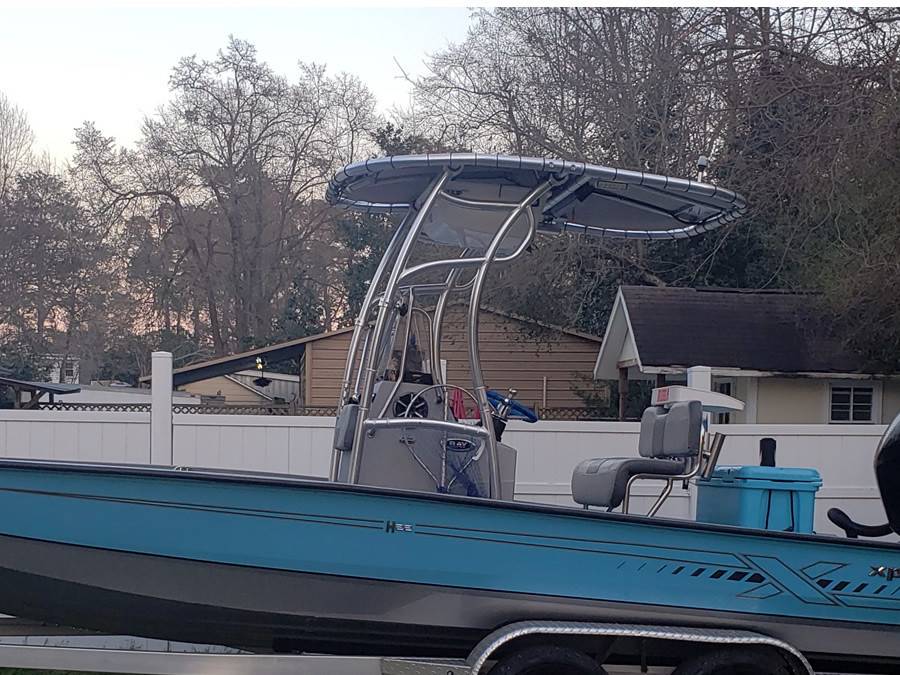 2021 Xpress 22HB with a SG600 boat t-top, photo 2 of 4