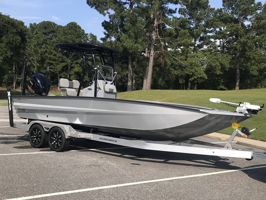 2021 Xpress X23B with a SG900 boat t-top, photo 2 of 9