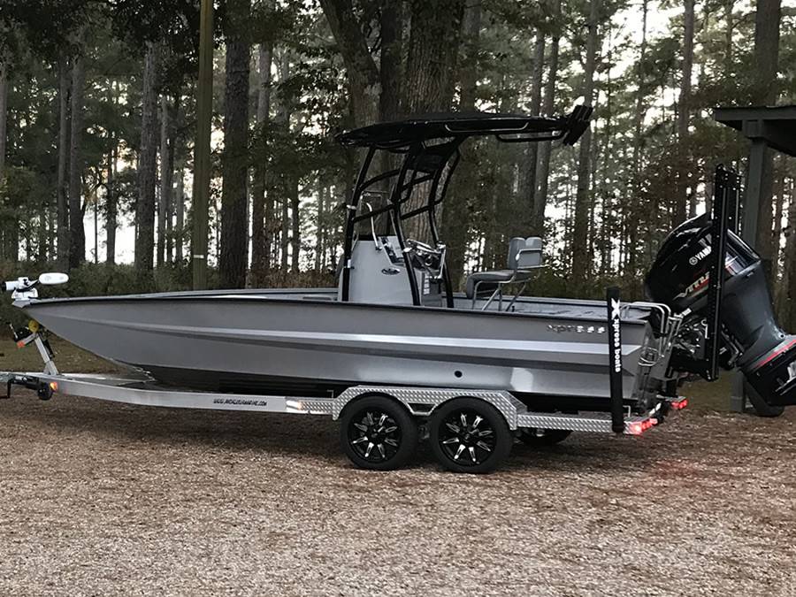 2021 Xpress X23B with a SG900 boat t-top, photo 1 of 9