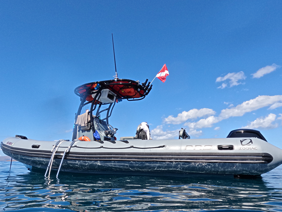 2022 Zodiac Pro 750 with a SG900 boat t-top, photo 1 of 5