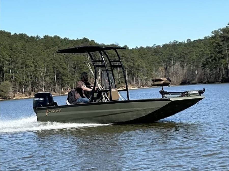 2023 Excel 1860 Stalker with a SG300 boat t-top, photo 3 of 4