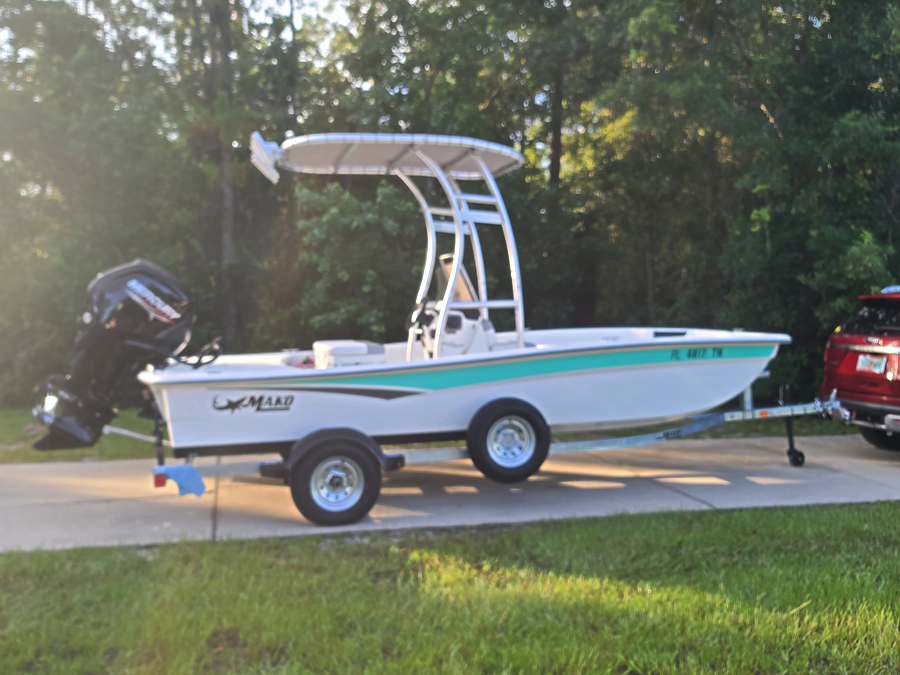 2023 Mako Pro Skiff 17 with a SG300 boat t-top, photo 1 of 3