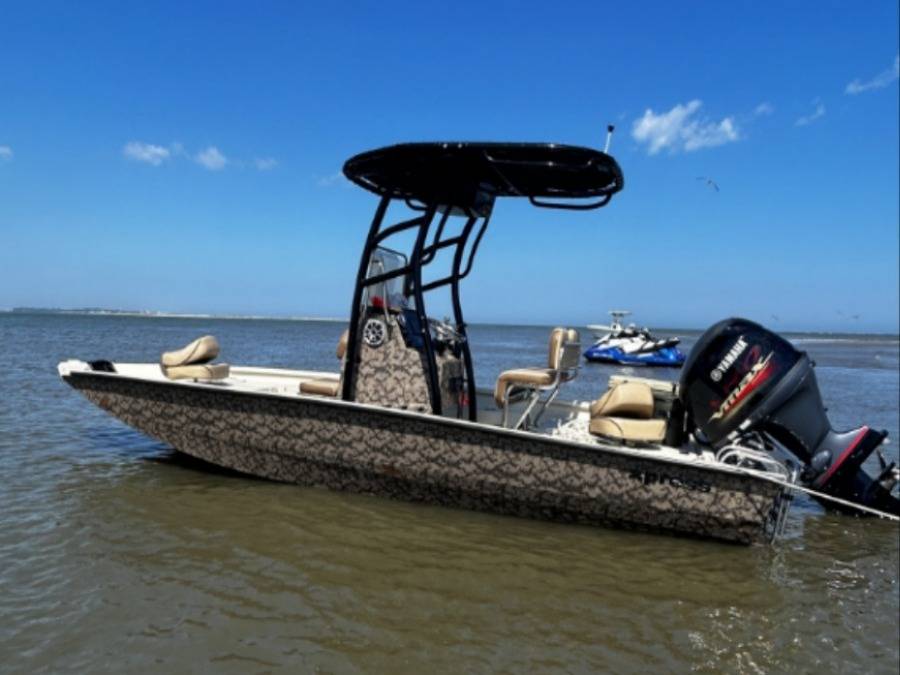 2024 Xpress H20 Bay with a SG900 boat t-top, photo 3 of 4