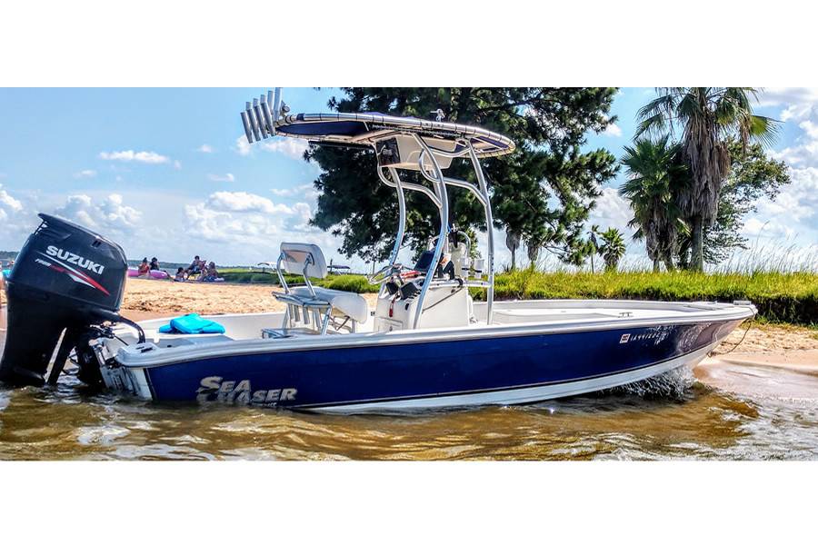 Carolina Skiff Sea Chaser Bayrunner Edition with a SG600 boat t-top, photo 1 of 3
