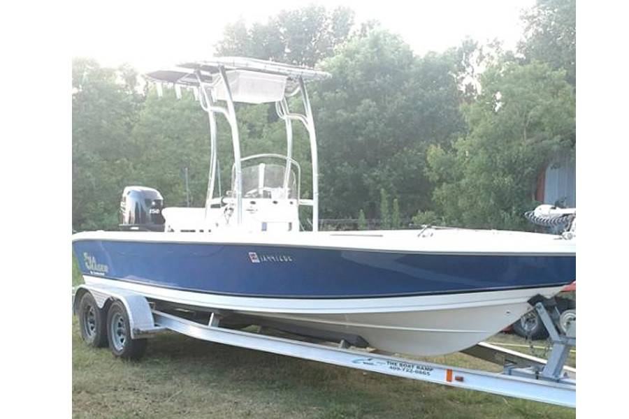 Carolina Skiff Sea Chaser Bayrunner Edition with a SG600 boat t-top, photo 3 of 3