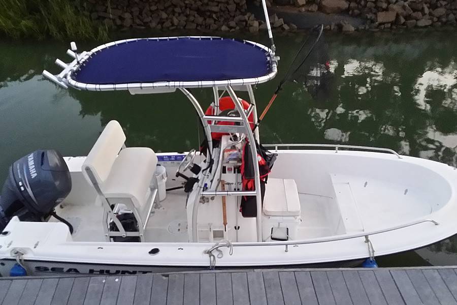 Sea Hunt 172 with a SG300 boat t-top